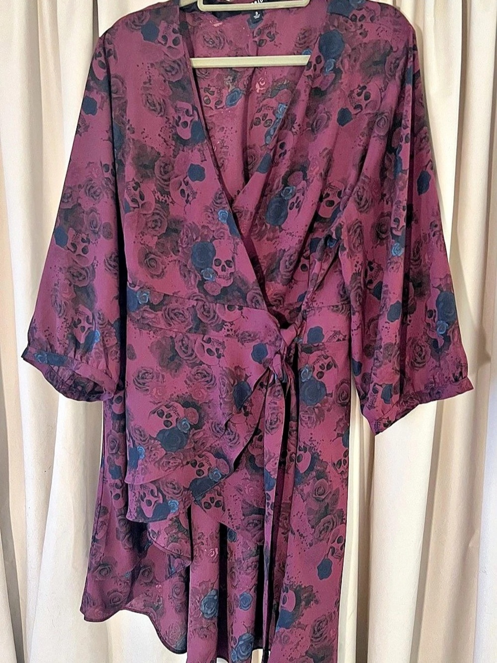 Torrid Size 3 Skull Rose Floral Wrap Tunic Top Burgundy Gothic Halloween